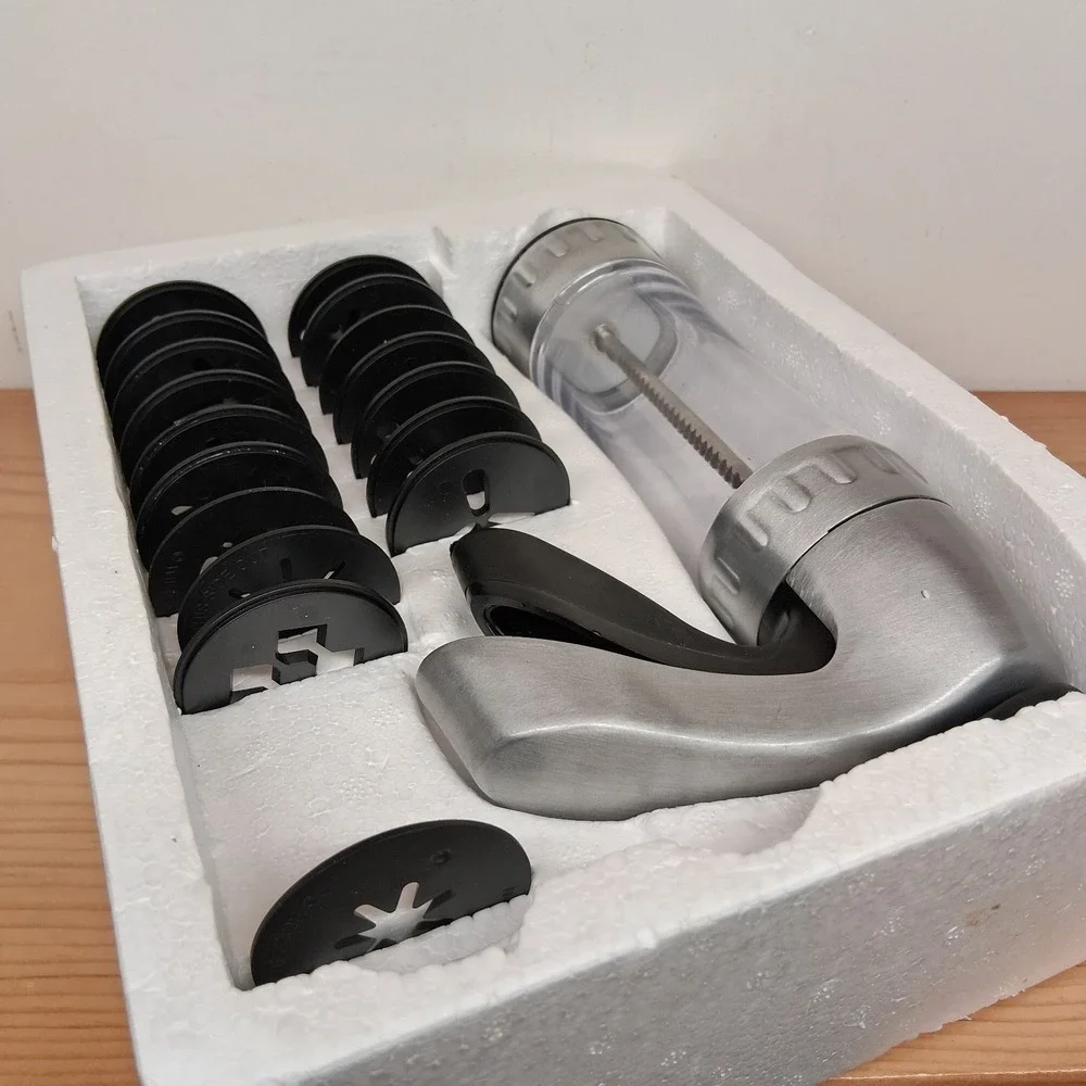 Wilton Cookie Pro Ultra II Cookie Press Complete‎ Set 19 Disks Spritz Cooky